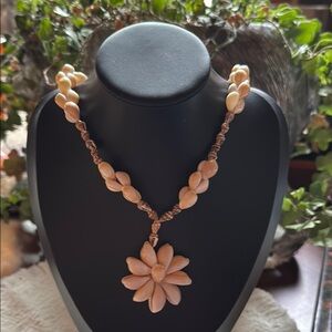 Vintage Polynesian Sea Shell Pendant Necklace Tiki